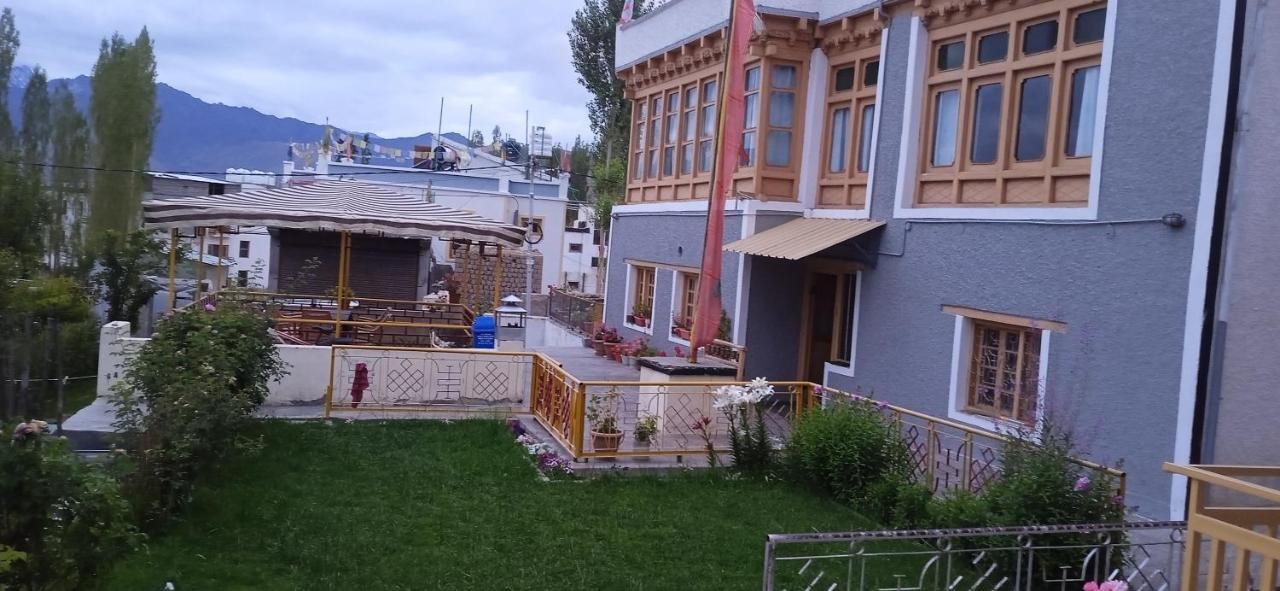 Chandan Guest House Leh Exterior foto