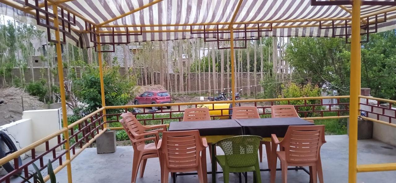 Chandan Guest House Leh Exterior foto